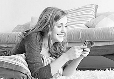 專家稱：老玩手機(jī)會加速衰老