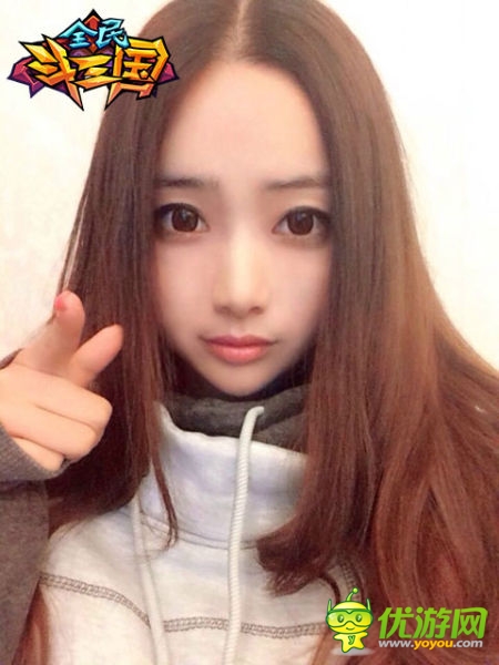 美人愛英雄 《全民斗三國》女玩家私房照曝光