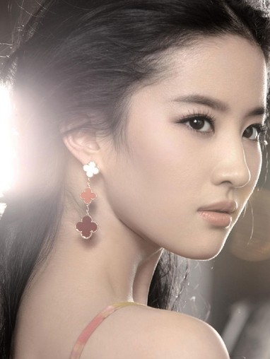 會(huì)是誰(shuí)呢 《三國(guó)合伙人》形象代言人惹猜想