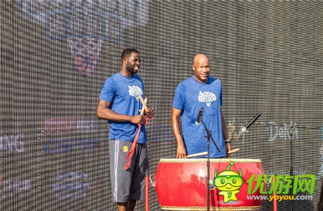 NBA籃球國度揭幕 格林?jǐn)y球迷暢玩《NBA夢(mèng)之隊(duì)》