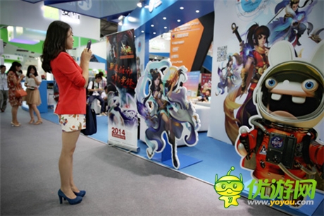 中國(guó)最美女游戲制作人CJ全程被跟拍意外走紅