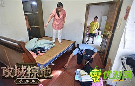 熊孩子買蛇嚇唬媽只因反對(duì)其玩游戲