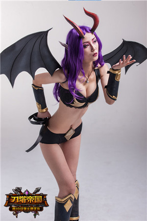 《刀塔帝國(guó)》美女高玩團(tuán)招新 你敢來戰(zhàn)嗎?